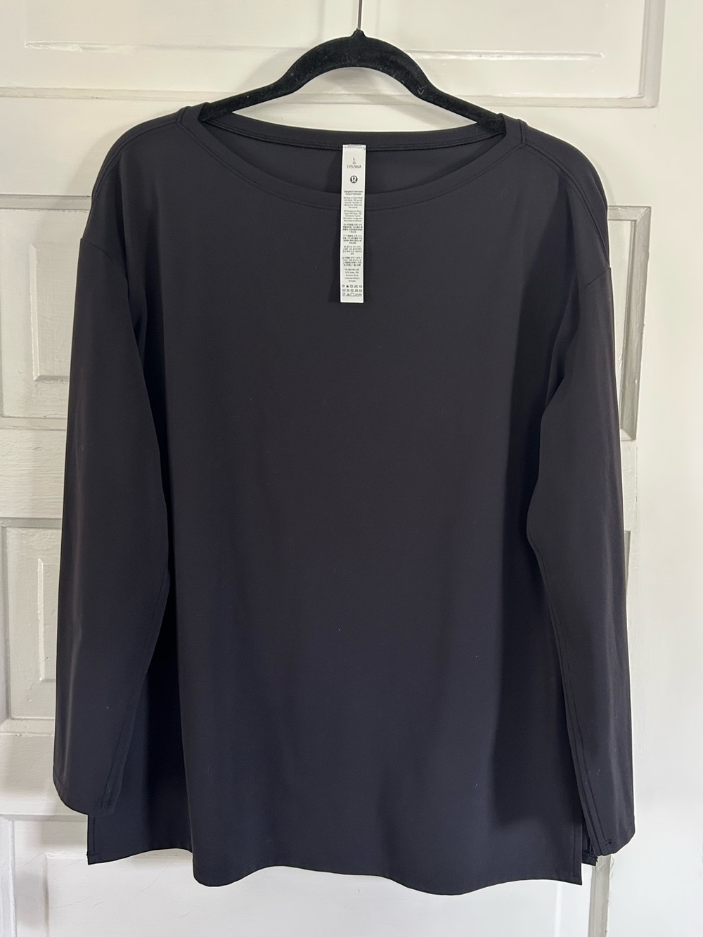 Lululemon Athletica Black Long Sleeve Crewneck Tunic Top. Size Large